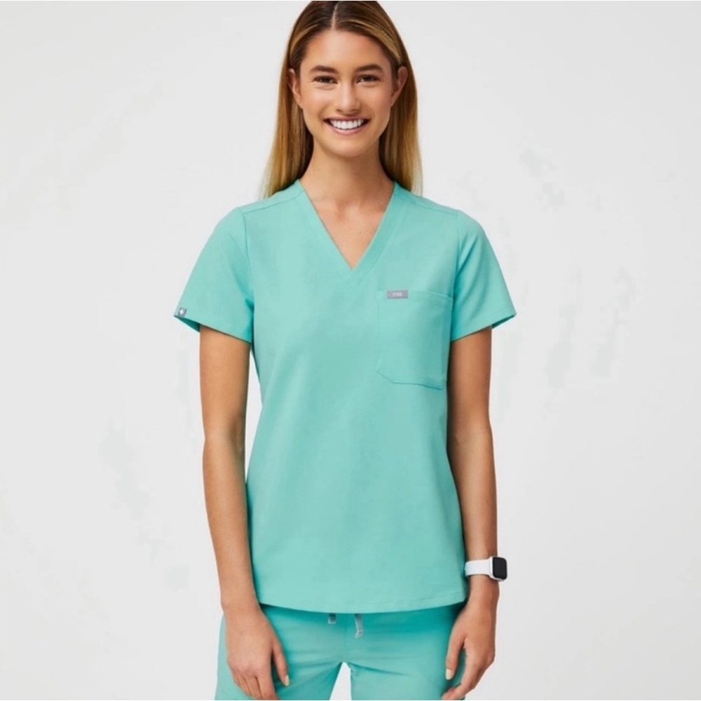 Figs Scrubs set.. Women’s size S, LIKE NEW!!!